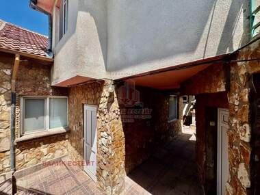 For sale - House in Avtogara,  Dobrich