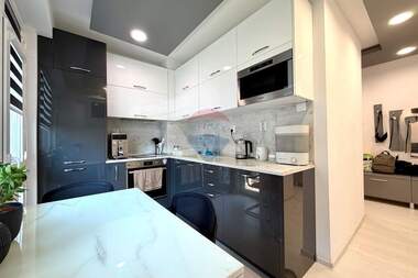 For sale - Apartment in Centеr,  Veliko Tarnovo