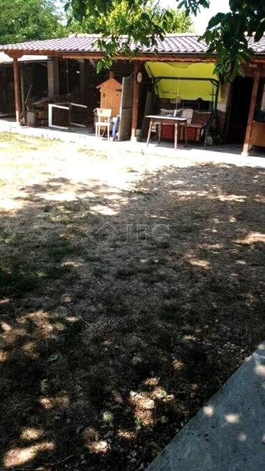 For sale - House in 9-ti kvartal,  Pleven