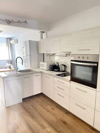 For rent - Apartment in Mladejki halm,  Plovdiv