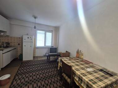 Продажба - Апартамент в Дружба 3,  Русе