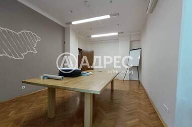 Ενοίκιο - Γραφείο σε Център,  София