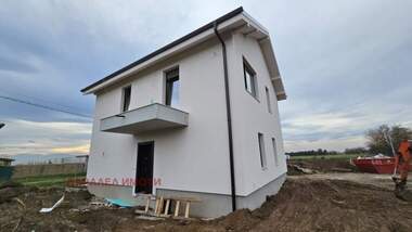 Продажба - Къща в Строево,  Пловдив