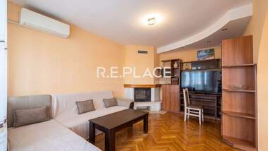 Închiriere - Apartament în Levski,  Varna