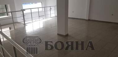 Închiriere - Magazin/Birou/Depozit/Salon de frumusețe în Center,  Ruse