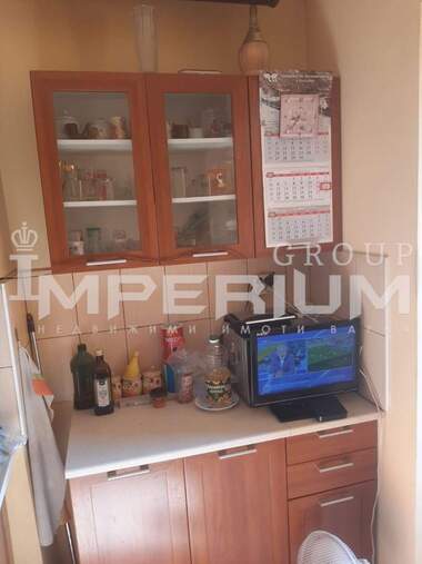 Închiriere - Apartament în Levski,  Varna