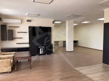For rent - Office in Slaveykov,  Burgas
