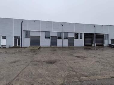 For rent - Warehouse/Storage Unit/Storage in Promishlena zona,  Targovishte