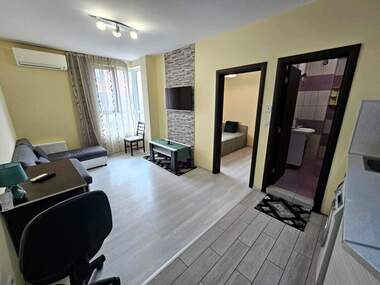 Închiriere - Apartament în Mladejki hălm,  Plovdiv