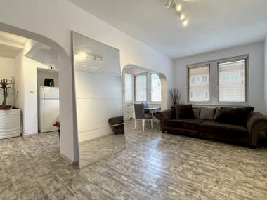 Închiriere - Apartament în Center,  Sofia