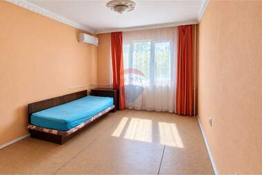 For sale - Apartment in Everest,  Shumen