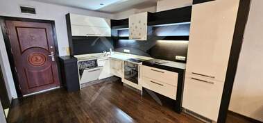 Închiriere - Apartament în Văzrajdane 1,  Varna