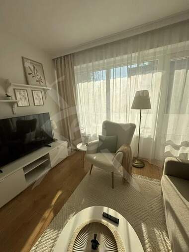 Închiriere - Apartament în Ceaîka,  Varna