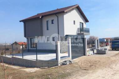 Продажба - Къща в Брестник,  Пловдив