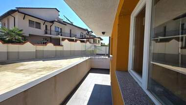 Vânzare - Apartament în Ustrem,  Pazardjik