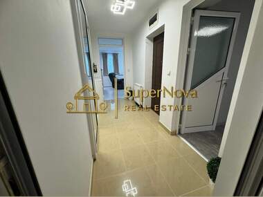 Închiriere - Apartament în Voevodski,  Haskovo