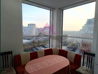 Închiriere - Apartament în Văzrajdane 1,  Varna