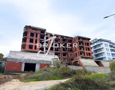 Satış - Apartman olarak Vazrojdenci,  Karcali