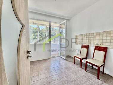 Vânzare - Apartament în Mladost 2,  Varna
