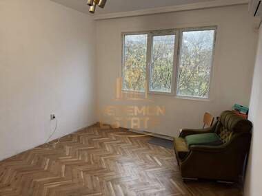 Vânzare - Apartament în Bazar Levski,  Varna