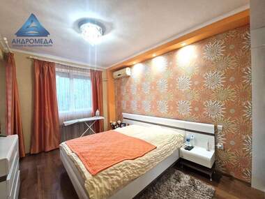 For sale - Apartment in 9-ti kvartal,  Pleven