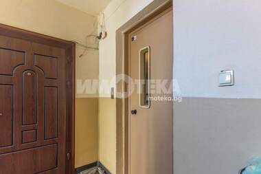 Продажба - Апартамент в Гранд Мол,  Варна