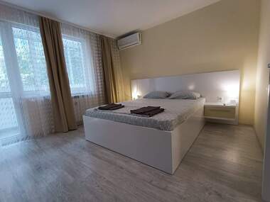 Închiriere - Apartament în Lazur,  Burgas