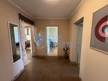 For sale - Floor of a house in Centеr,  Veliko Tarnovo