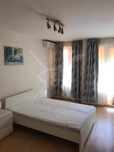 Închiriere - Apartament în Center,  Varna