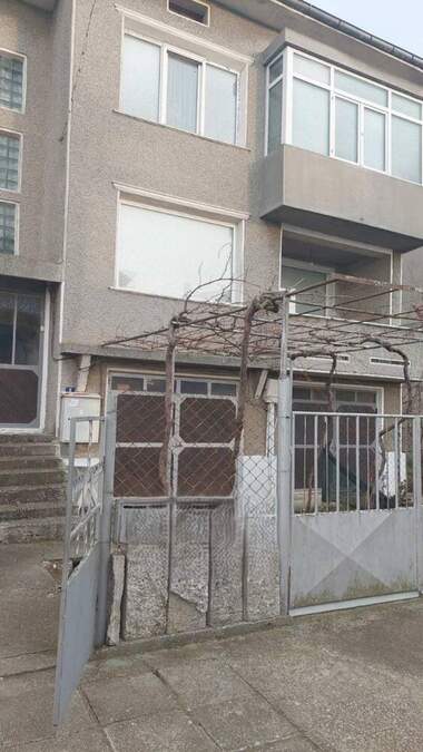 Vânzare - Etaj din casă în Kavarna,  Dobrice