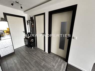 For sale - Apartment in Osvobojdenie,  Razgrad