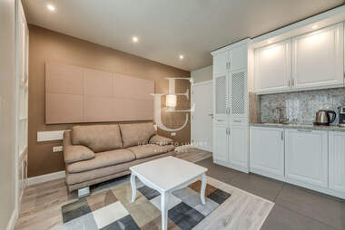 Kira - Apartman olarak Oborishte,  Sofia