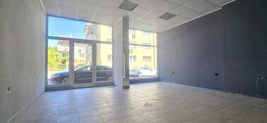 Miete - Laden/Büro/Lager/Schönheitssalon/Zahnarztbüro in Center,  Schumen