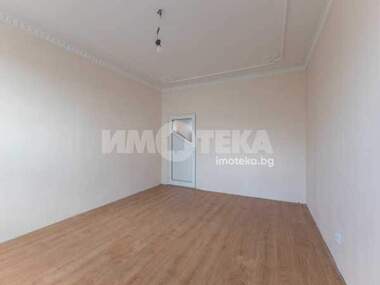 Продажа - Квартира в Младост 1,  Варна