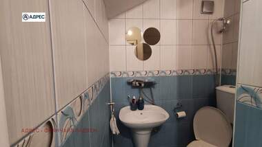 Închiriere - Etaj din casă în Wider Center,  Pleven
