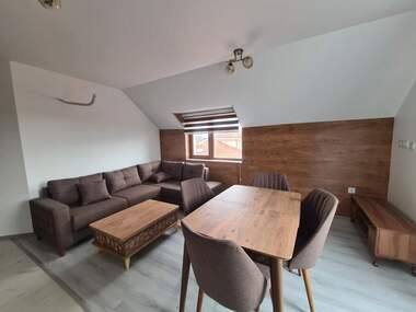 Închiriere - Apartament în Mladejki hălm,  Haskovo