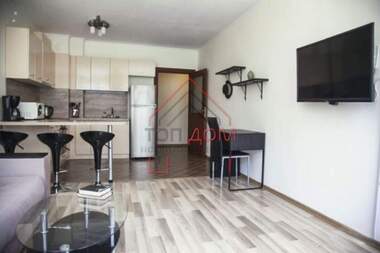 Închiriere - Apartament în Bazar Levski,  Varna