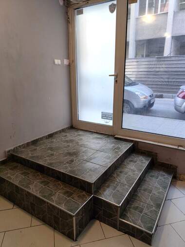Miete - Büro/Laden/Schönheitssalon/Zahnarztbüro in Kameniza 2,  Plowdiw