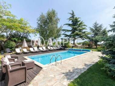Satış - Otel olarak Tiulenovo,  Dobriç