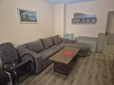 Miete - Wohnung in Senitsche,  Wraza