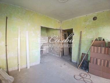 For sale - Floor of a house in Dobrudjanski,  Shumen