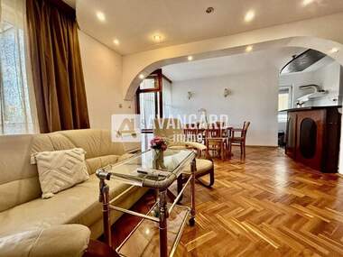 For sale - Apartment in Kolhozen pazar,  Varna
