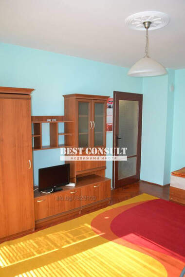 Închiriere - Apartament în Văzrajdane,  Ruse