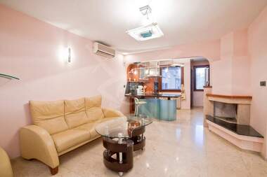 Kira - Apartman olarak Oborishte,  Sofia