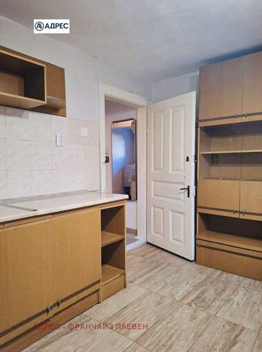 Închiriere - Apartament în Wider Center,  Pleven