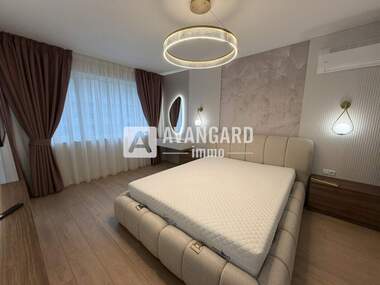 Продажба - Апартамент в Център,  Варна