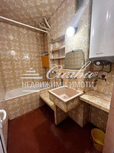 Închiriere - Apartament în Dobrudjanski,  Șumen