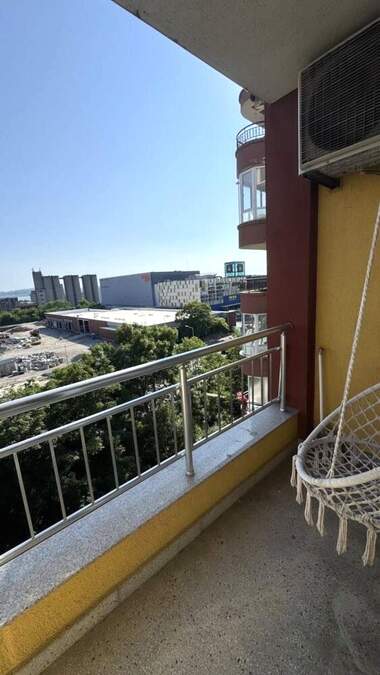 Închiriere - Apartament în Slaveîkov,  Burgas