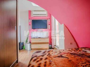 Vânzare - Apartament în Oboriștie,  Sofia