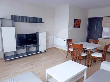 Închiriere - Apartament în Kolhozen pazar,  Varna